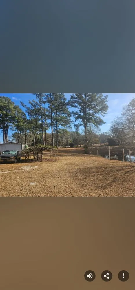 Reliable yard maintenance in Laurinburg, NC by Mclaurin Landscaping