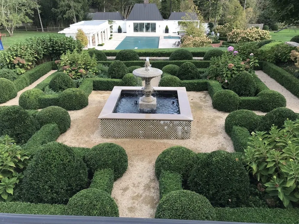 Custom yard maintenance in Great Falls, VA - McLean Landscapes