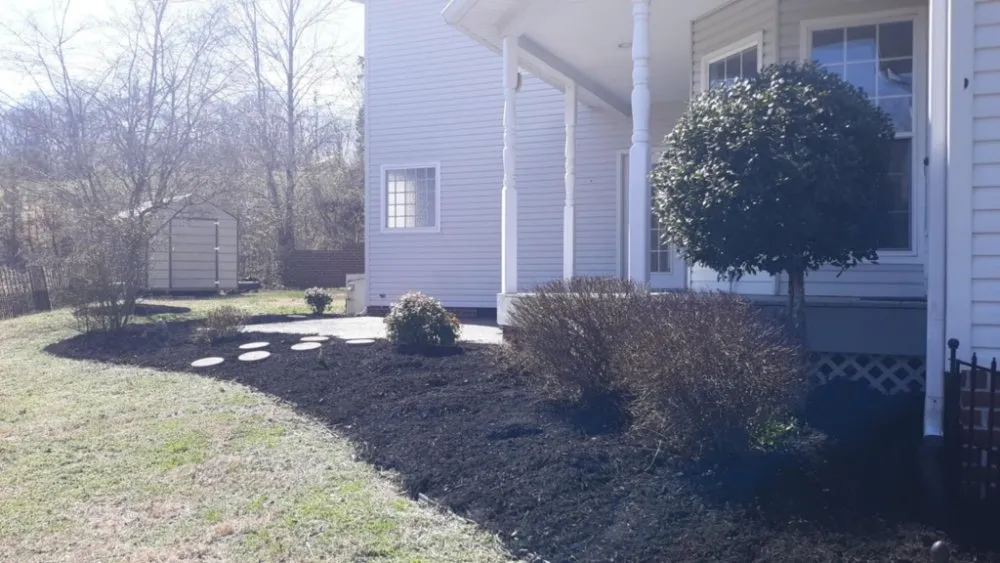 Reliable yard cleanup service in Waverly, TN - Mcmahans Lawn Service