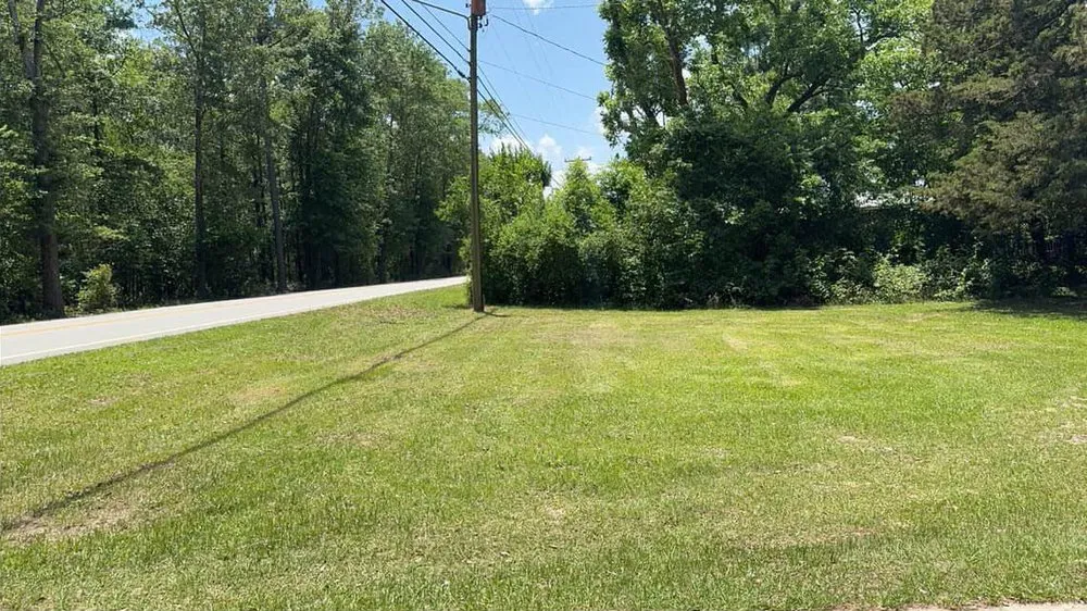 Top-rated residential landscaping with custom design in Augusta, GA by McMiller Lawn Care