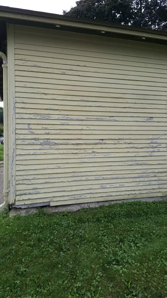 Local lawn care service for residential properties across Davenport, IA - Mcneal's Painting & Drywalling