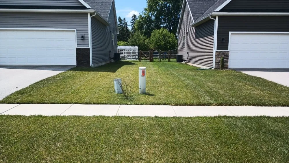 Affordable lawn care service experts serving Toledo, OH - MC'S Lawncare