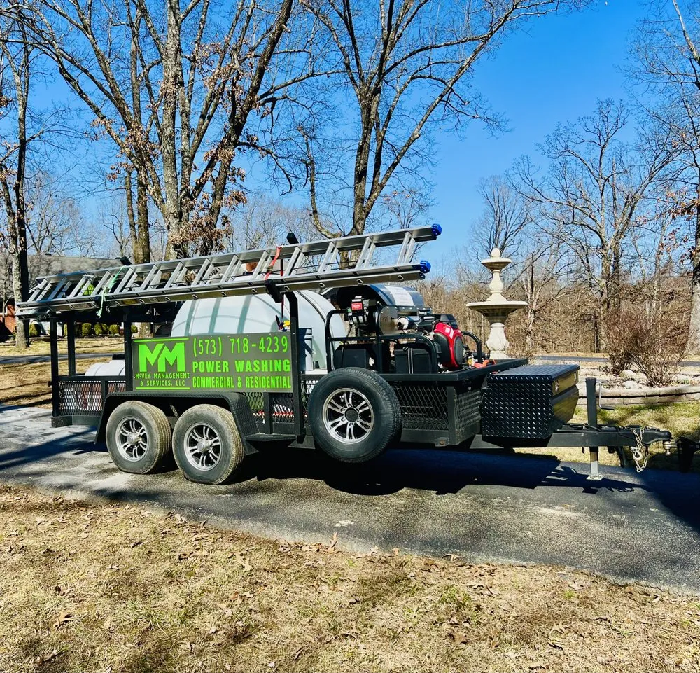 Professional garden landscaping in Poplar Bluff, MO - McVey Management & Services
