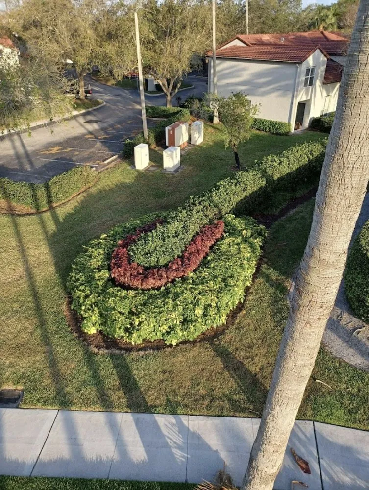 Trusted lawn mowing service in Lantana, FL by MD Green Lawn and Landscaping