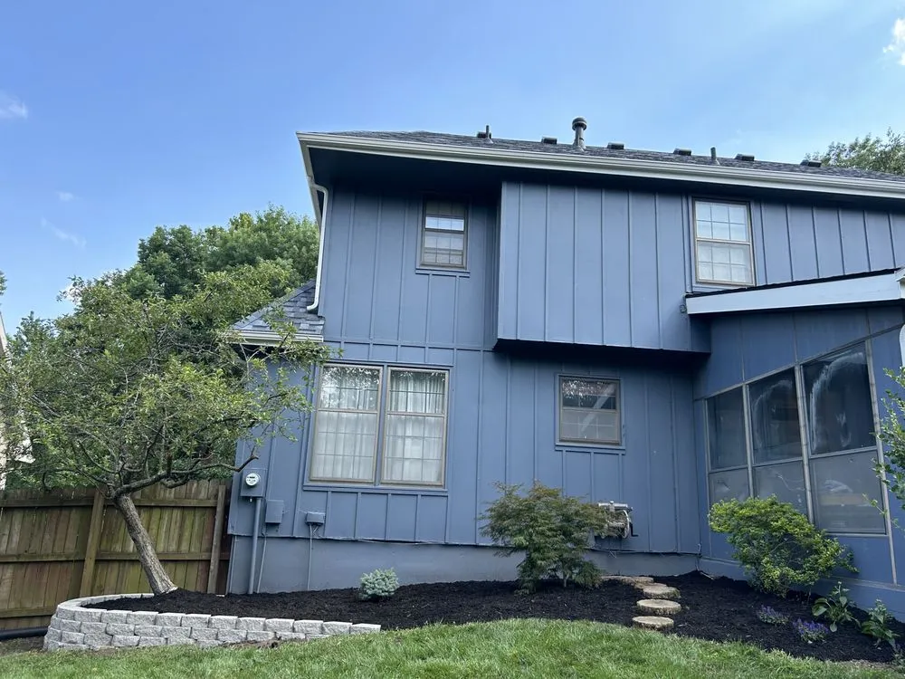 Reliable yard maintenance experts serving Overland Park, KS - MD Landscaping