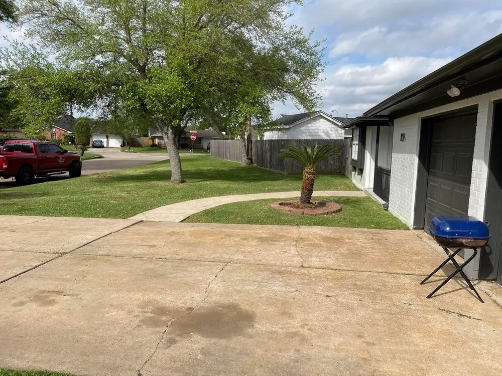 Custom yard maintenance experts serving Houston, TX - MD Lawn Care Services