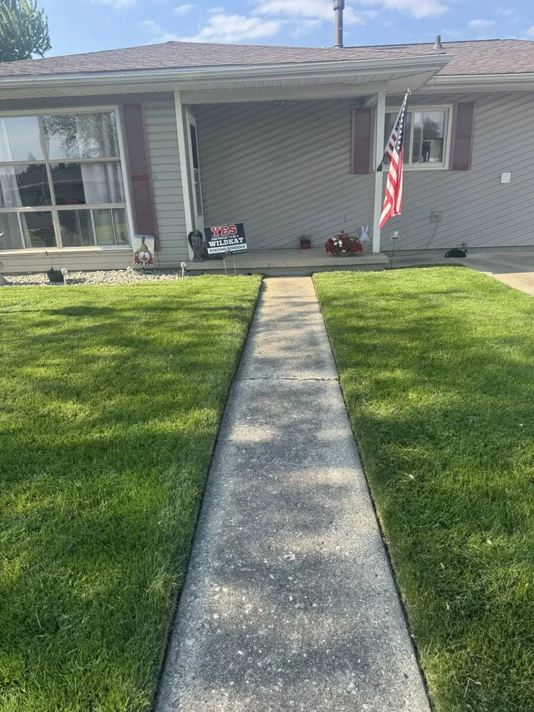 Custom lawn mowing service experts serving Kokomo, IN - M&D Mowing