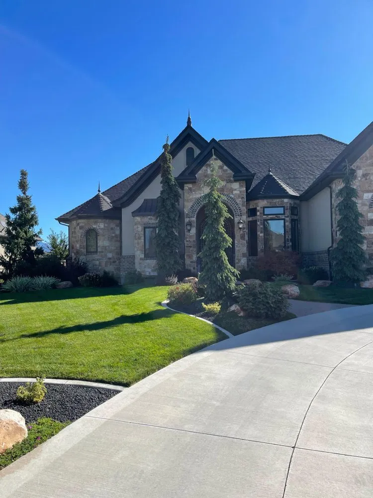 Reliable yard cleanup service in South Jordan, UT by MD Property Maintenance & Landscaping