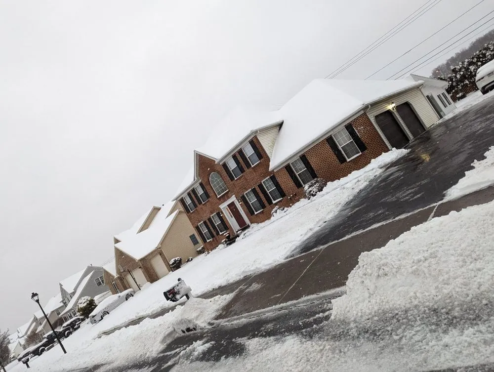 Professional lawn mowing service experts serving Allentown, PA - Md Rosario Lawn Care