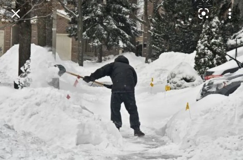 Reliable lawn mowing service for residential properties in Hazel Crest, IL by MDA Landscaping Pro