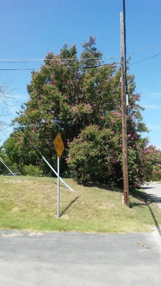 Affordable garden landscaping for beautiful yards in Weatherford, TX by MDB Lawn Service