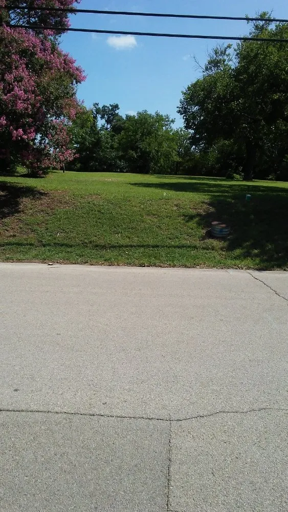 Top-rated yard cleanup service experts serving Weatherford, TX - MDB Lawn Service