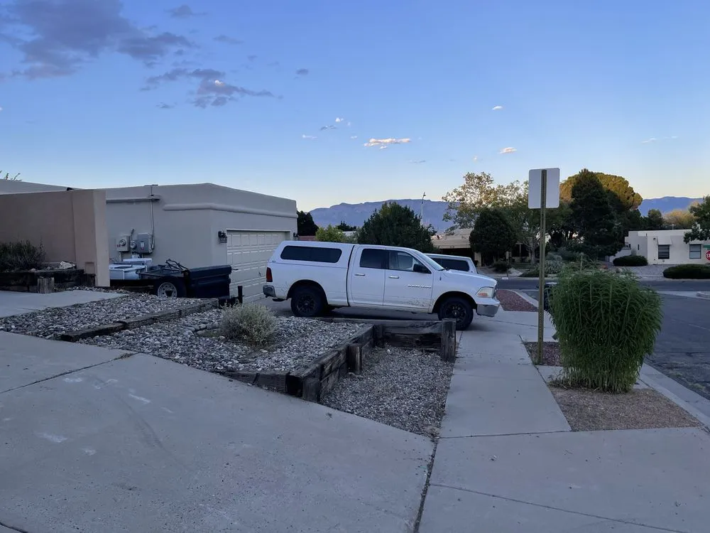 Trusted lawn care service experts serving Albuquerque, NM - MDL