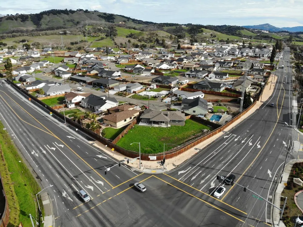 Top-rated yard cleanup service with custom design in Santa Rosa, CA by MDL Landscape