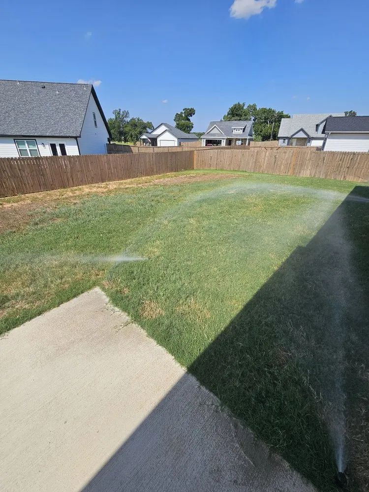 Professional yard maintenance in Godley, TX by MDM Landscapes