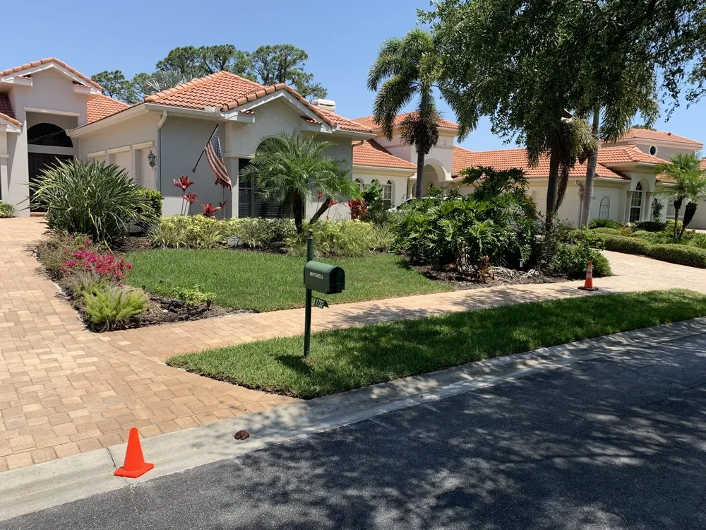 Trusted lawn care service for homes across Englewood, FL - MDS Dedication Service