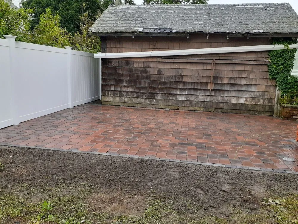 Professional landscaping services experts serving Lynn, MA - M&E Construction and Landscaping