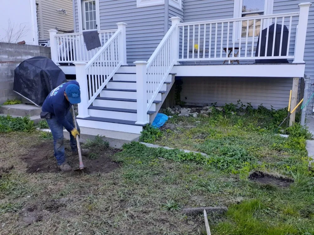 Expert lawn mowing service experts serving Lynn, MA - M&E Construction and Landscaping