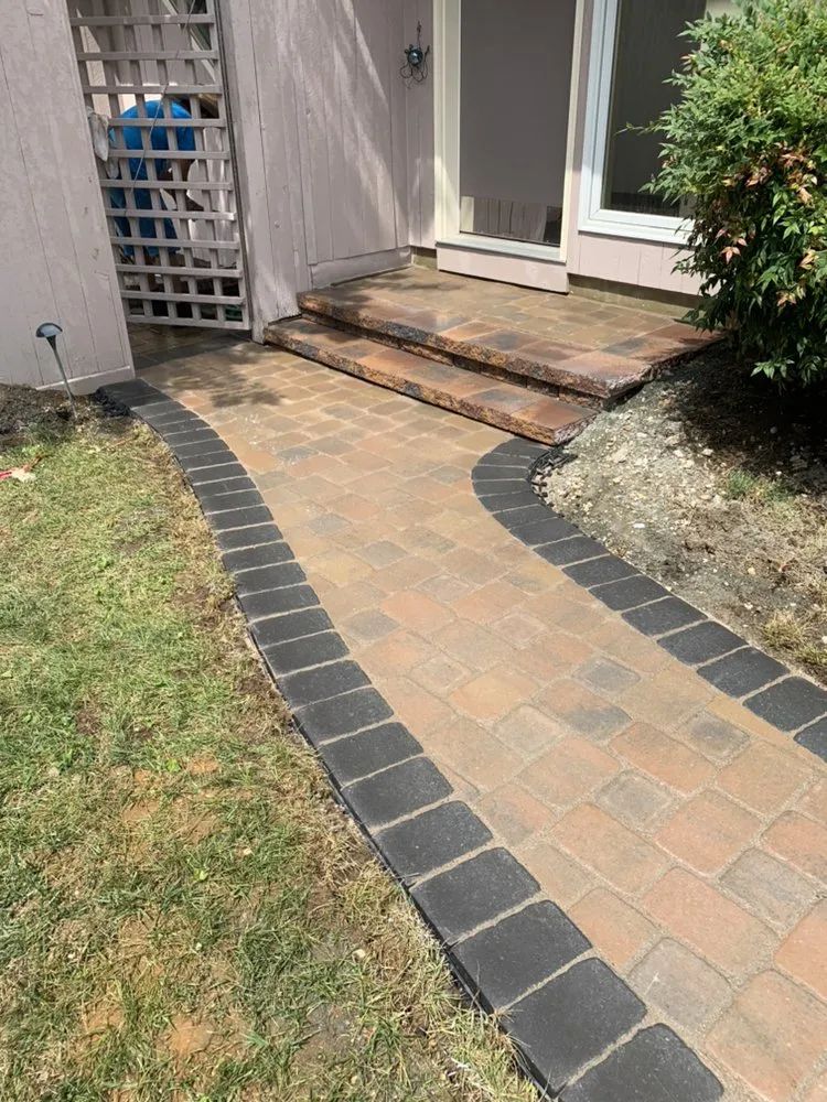 Local lawn care service for homes in Annapolis, MD by M&E Landscaping