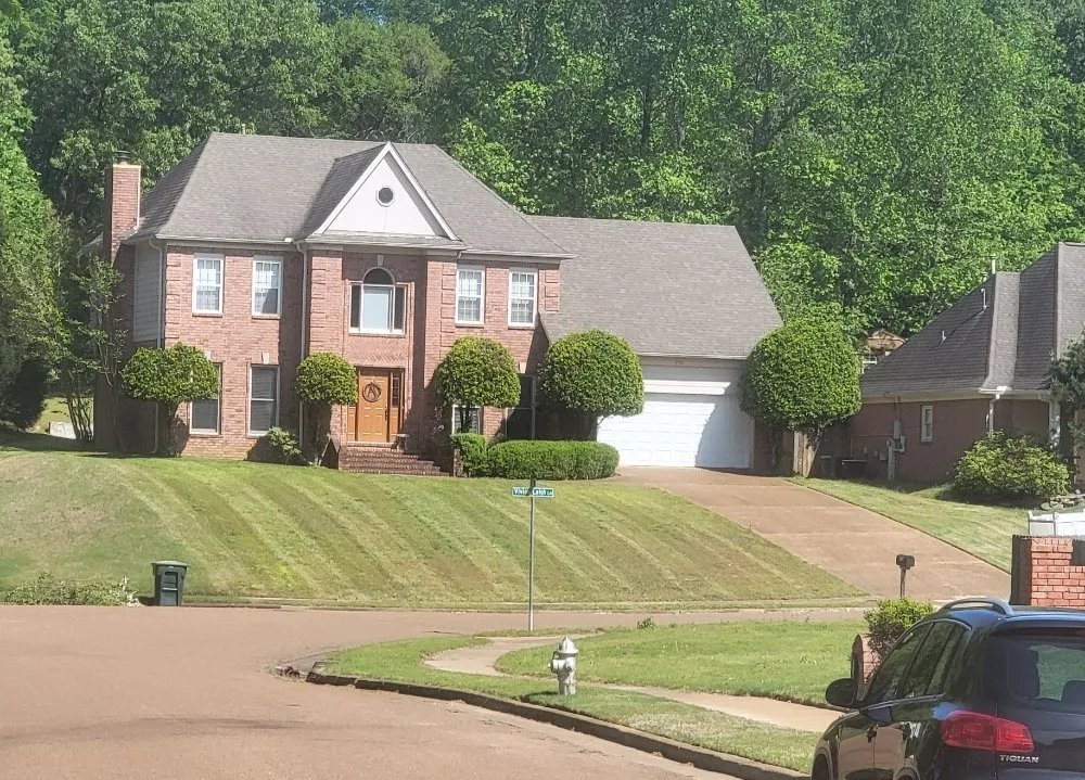 Custom residential landscaping in Olive Branch, MS by Meadors Southern Lawn Services