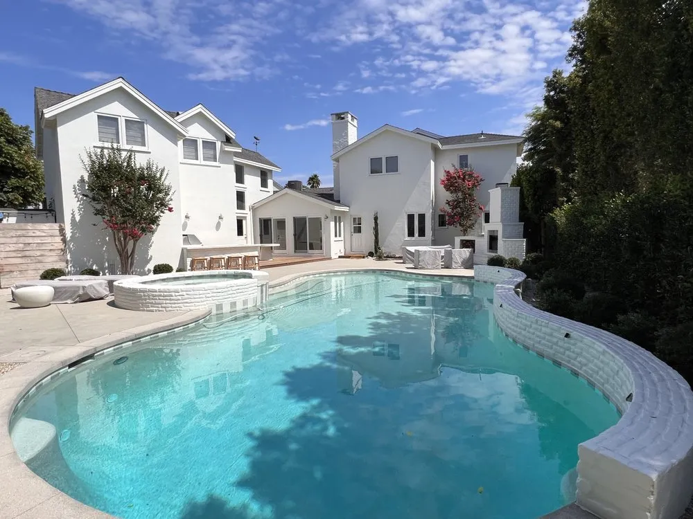 Affordable residential landscaping in Costa Mesa, CA by Meadow Landscape