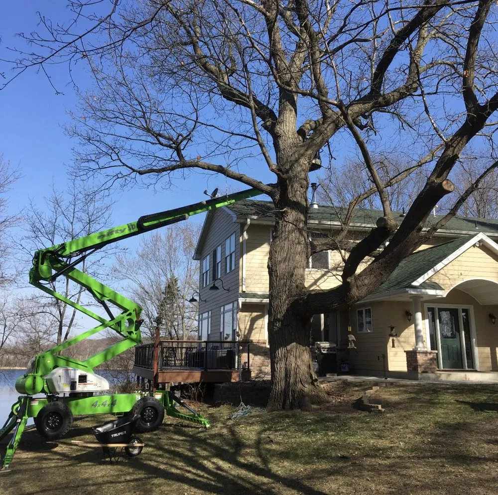 Affordable lawn mowing service experts serving Little Falls, MN - Meadow View Tree Service