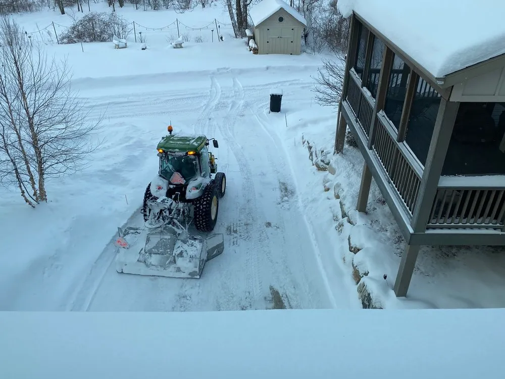 Expert residential landscaping experts serving Grand Rapids, MI - Meadowgreen