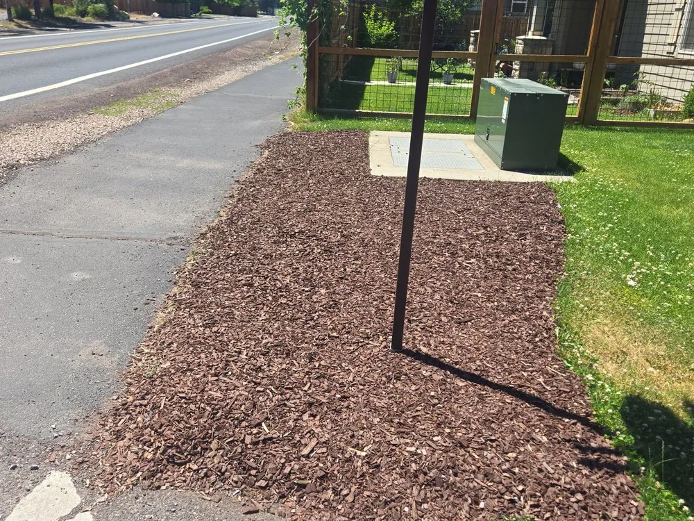 Local lawn mowing service experts serving Sisters, OR - Meadowlark Views