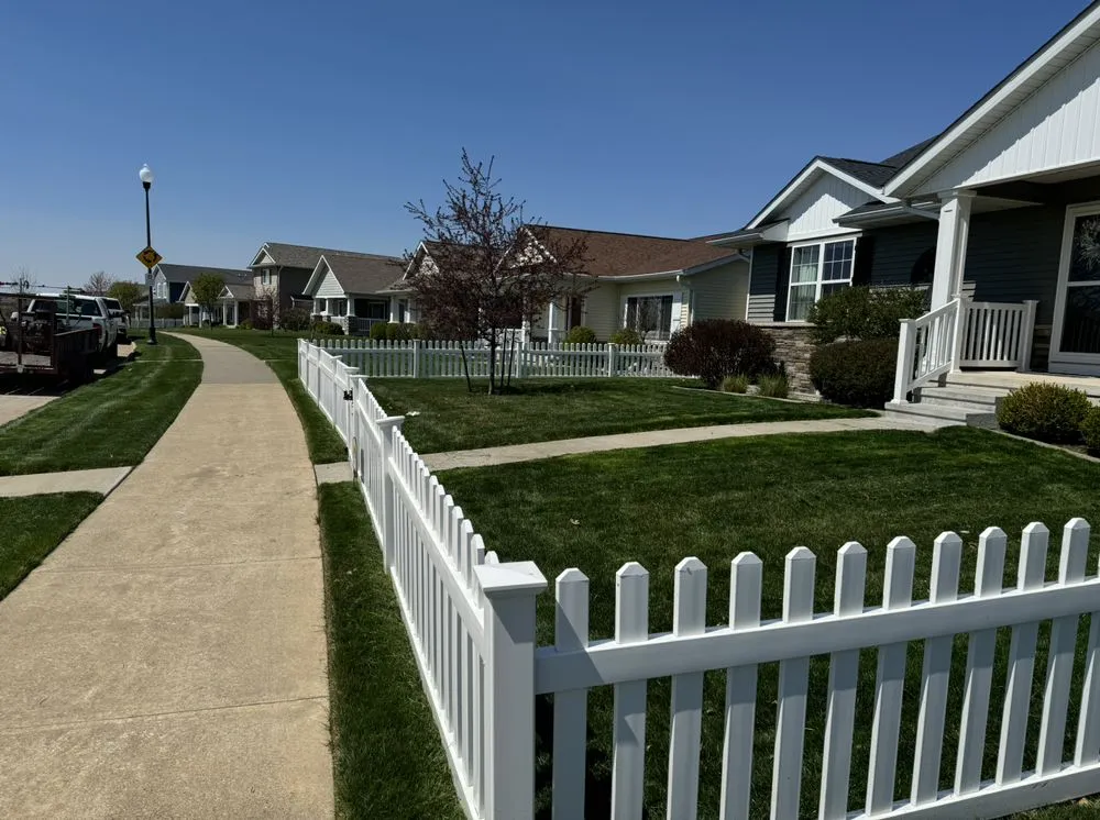 Trusted yard maintenance for homes in Davenport, IA by Mean Green Lawncare