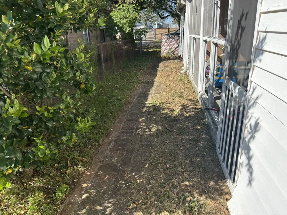 Affordable lawn care service experts serving Galliano, LA - Mears Lawn Care Services