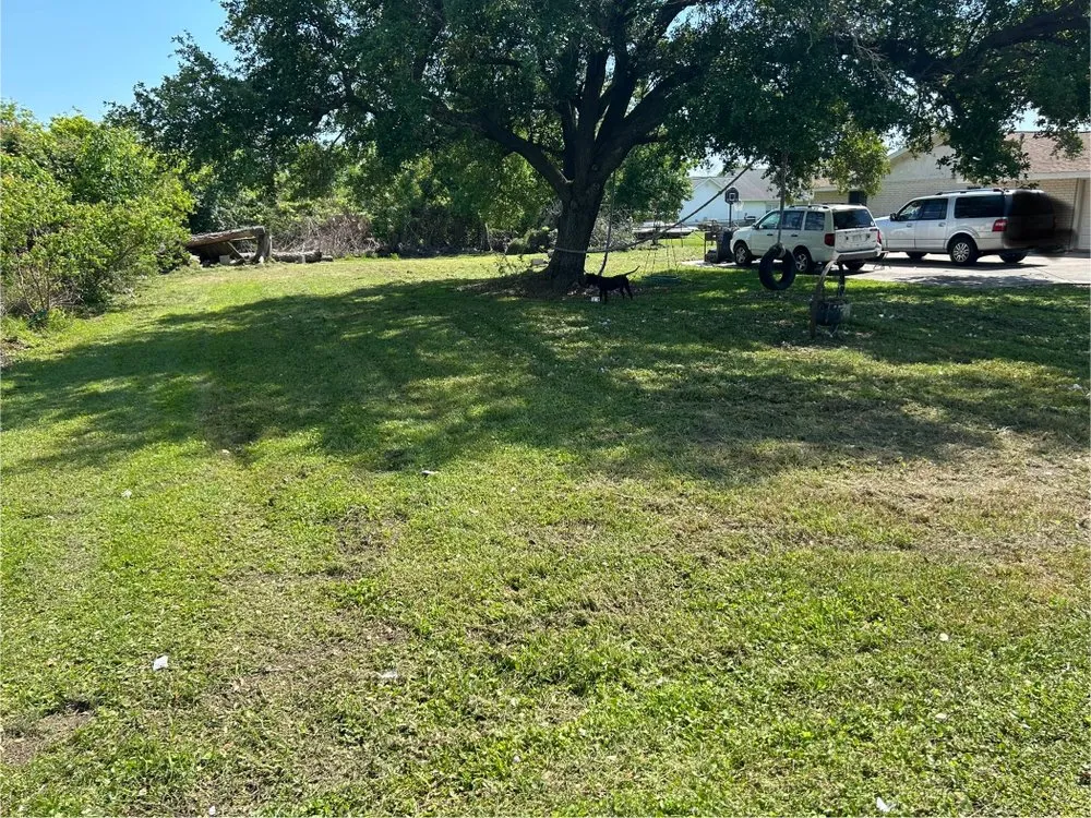 Custom garden landscaping experts serving Galliano, LA - Mears Lawn Care Services