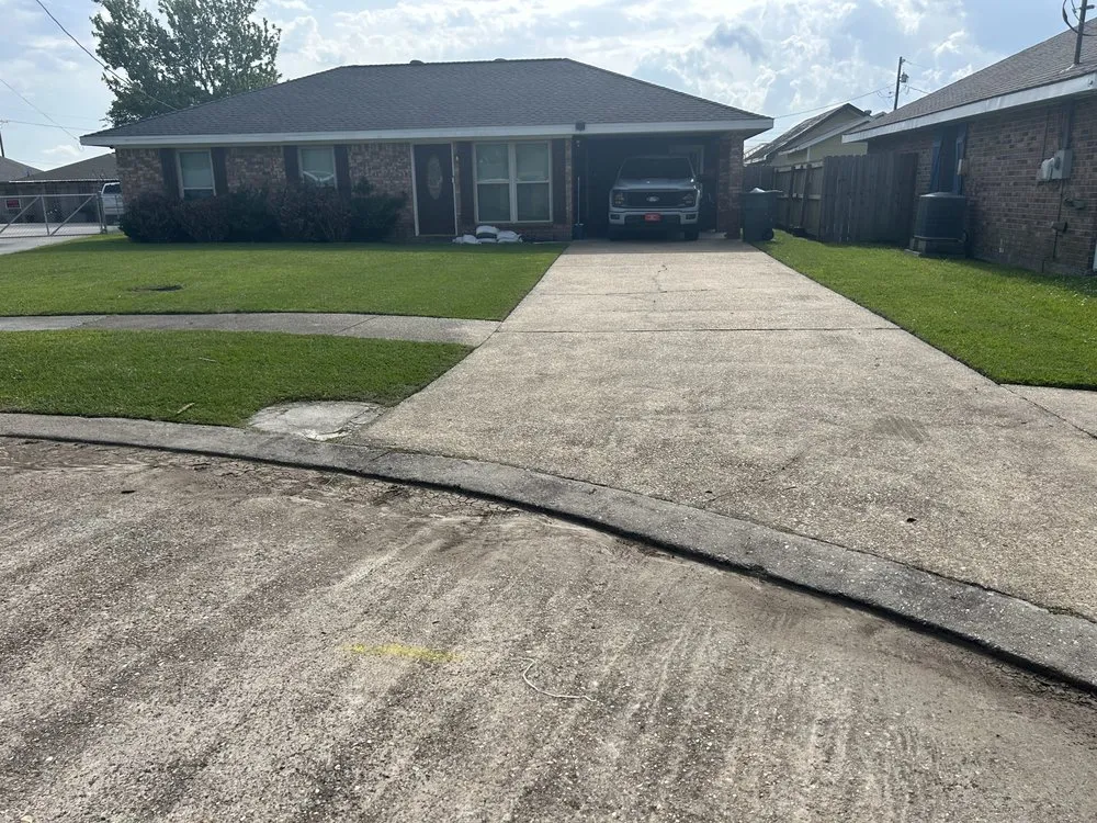 Trusted yard maintenance for outdoor upgrades in Galliano, LA by Mears Lawn Care Services