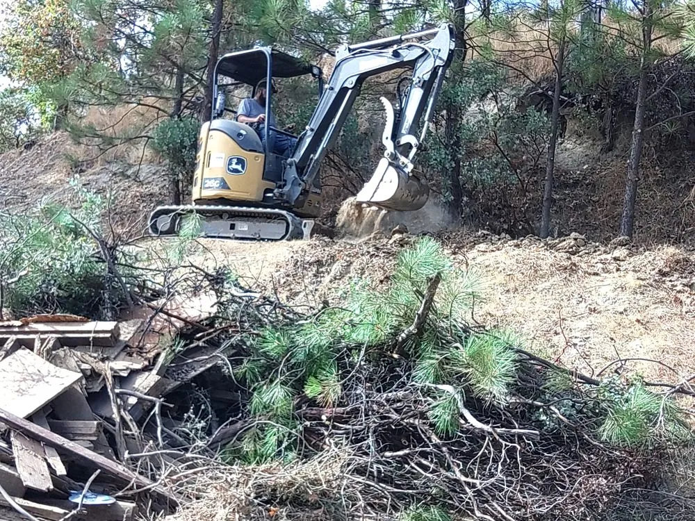 Affordable lawn care service for beautiful yards in Ahwahnee, CA by Mecchi Mountain Moving