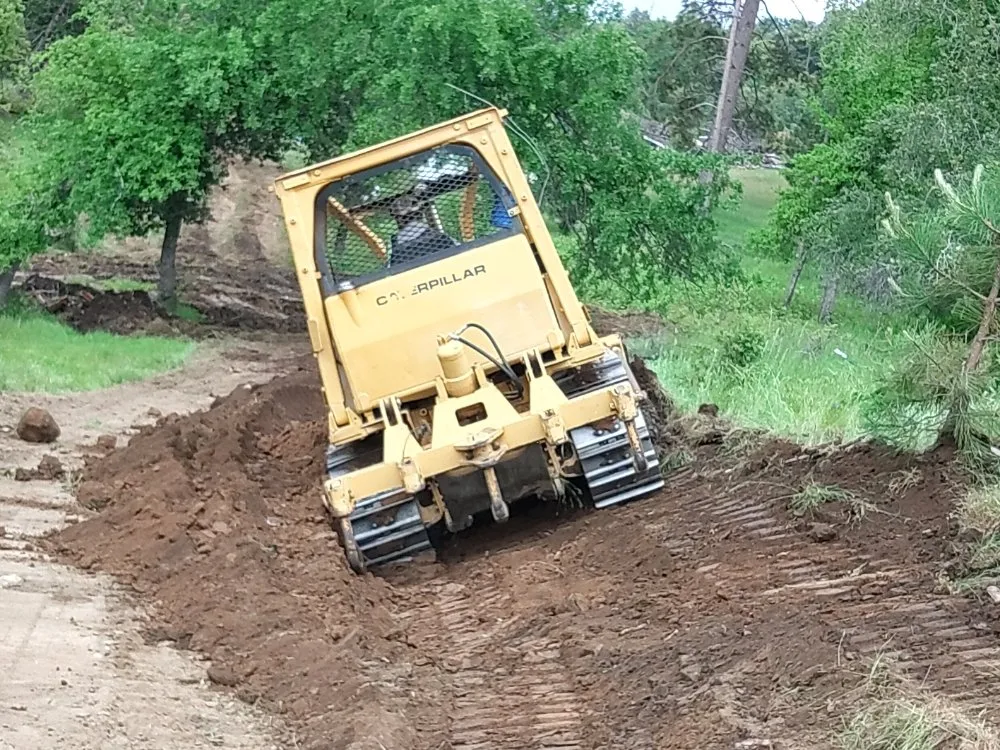 Reliable lawn care service experts serving Ahwahnee, CA - Mecchi Mountain Moving