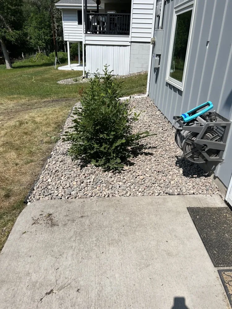 Custom garden landscaping in Saint Paul, MN by Mecha Landscaping