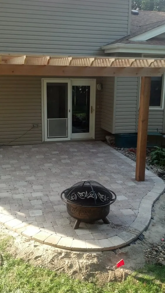 Professional outdoor landscaping in Omaha, NE - Mechaley Landscpaing