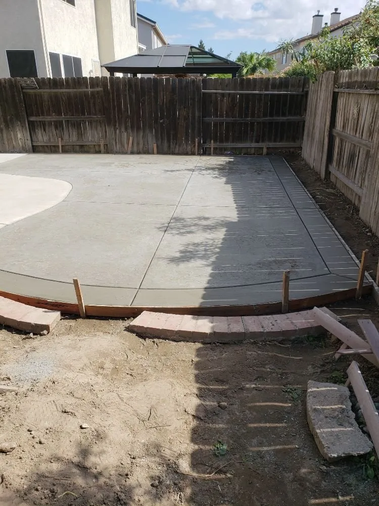 Reliable landscaping services for year-round maintenance in Sacramento, CA by Medina Concrete & Landscaping