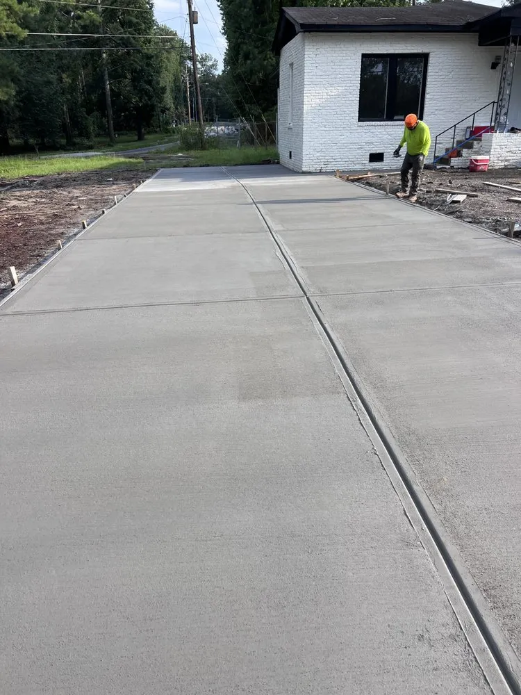 Custom lawn mowing service experts serving Powder Springs, GA - Medina Concrete