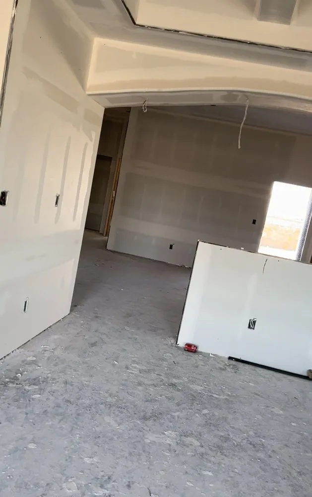 Top-rated yard cleanup service for beautiful yards in El Paso, TX by MEDINA IMPROVES