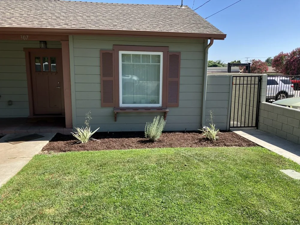 Custom lawn care service in Azusa, CA - Medina Landscape & Consulting