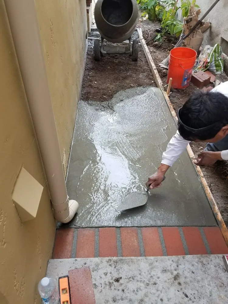 Local yard maintenance in Long Beach, CA - Medina Landscaping