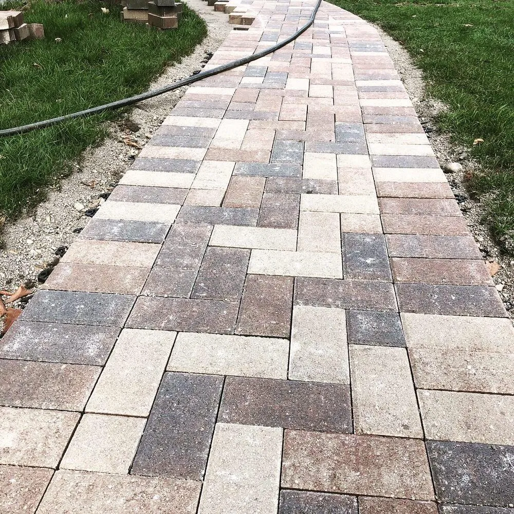 Affordable yard maintenance for beautiful yards in Chicago, IL by Medina Lawncare