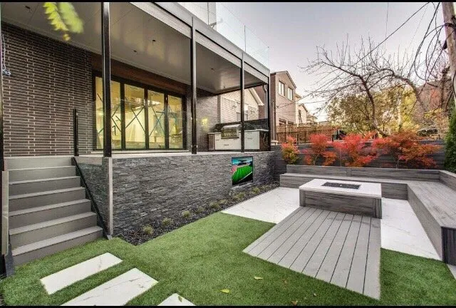 Trusted outdoor landscaping for homes in Chicago, IL by Medina Lawncare