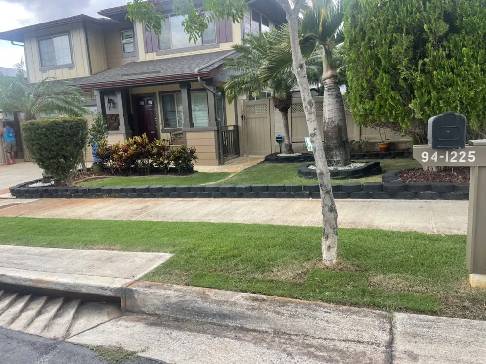 Expert landscape design for homes in Honolulu, HI by Medina Yard Service