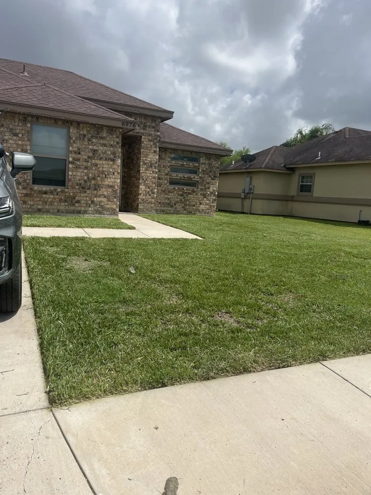 Local lawn mowing service in Los Fresnos, TX - Medina Yard Services