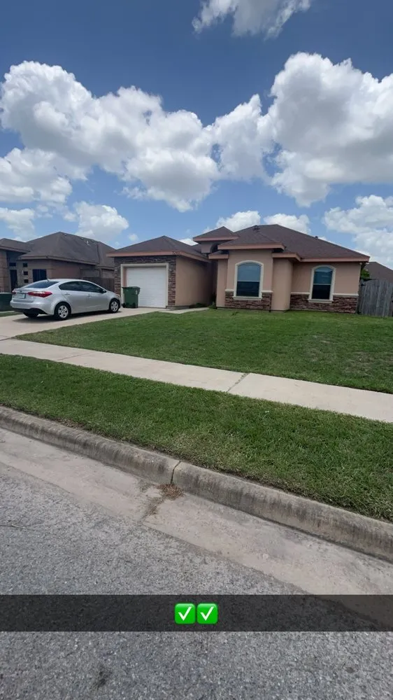 Professional landscaping services experts serving Los Fresnos, TX - Medina Yard Services