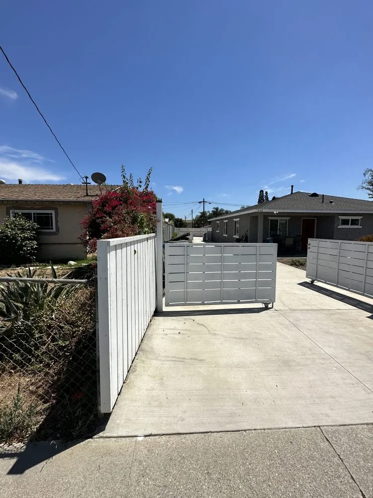 Reliable yard cleanup service in Pomona, CA - Medina's Gardening