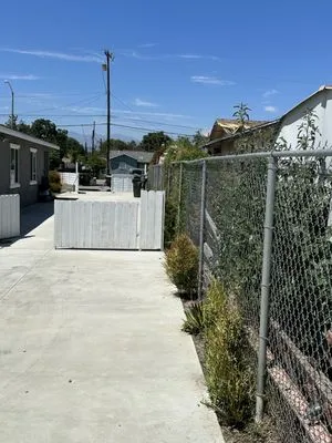 Medina's Gardening Logo