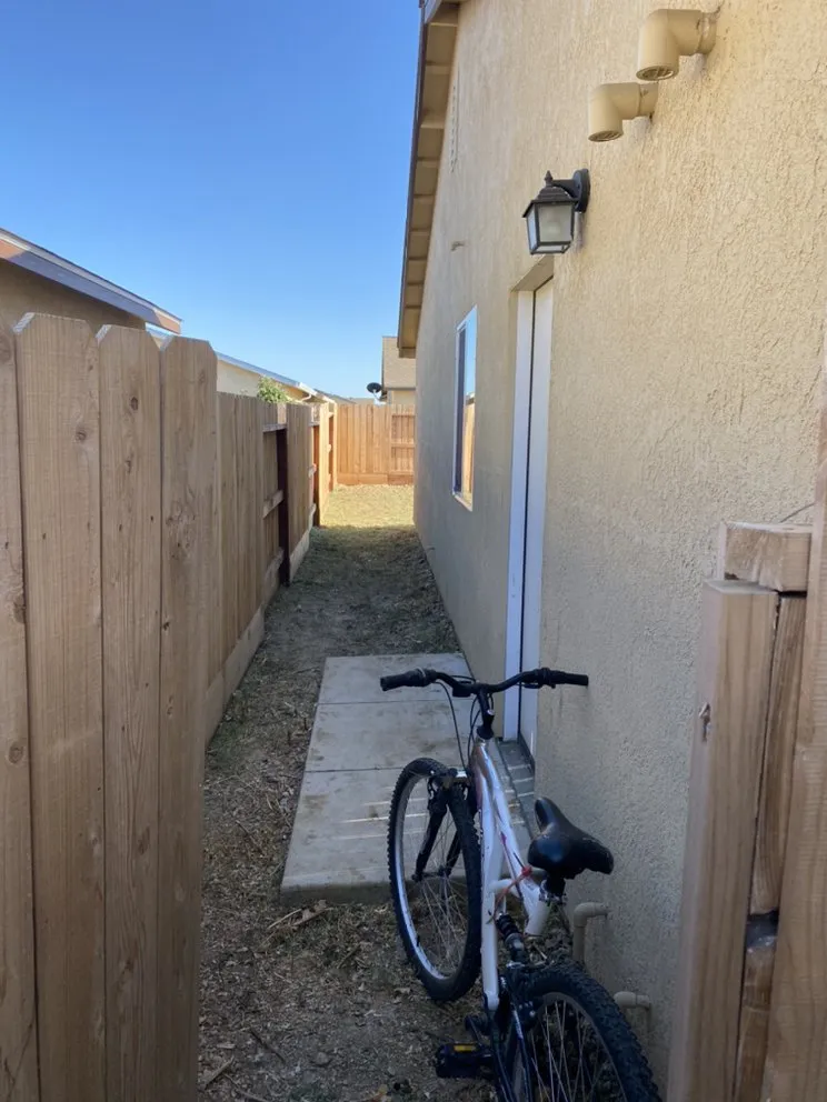 Custom lawn mowing service in Merced, CA by Medina’s Landscape