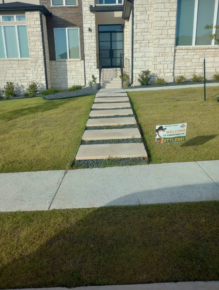 Expert lawn care service experts serving Austin, TX - Medina's Landscaping